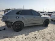 ✅ 2022 Bentley Bentayga Speed • VIN: SJAAR2ZV5NC013998 • Lot: 47410675. Wystawiony na Copart z przebiegiem 20 222 mil. Bezpłatny archiwum sprzedaży aukcyjnych z USA i szczegółowy raport historii pojazdu na DreamBid. Zdjęcie 3.