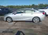 2016 Chevrolet Cruze LT z VIN 1G1BE5SM6G7266382, wystawiony jako IAAI lot #43297841 z przebiegiem 182 239 mil mil oraz . Historia ofert i sprzedaży dostępna na DreamBid. Obrazek 14.