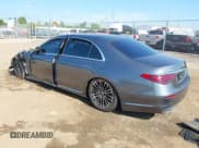 ✅ 2021 Mercedes-Benz S 580 • VIN: W1K6G7GBXMA040405 • Lot: 42965156. Wystawiony na IAAI z przebiegiem 38 370 mil. Bezpłatny archiwum sprzedaży aukcyjnych z USA i szczegółowy raport historii pojazdu na DreamBid. Zdjęcie 3.