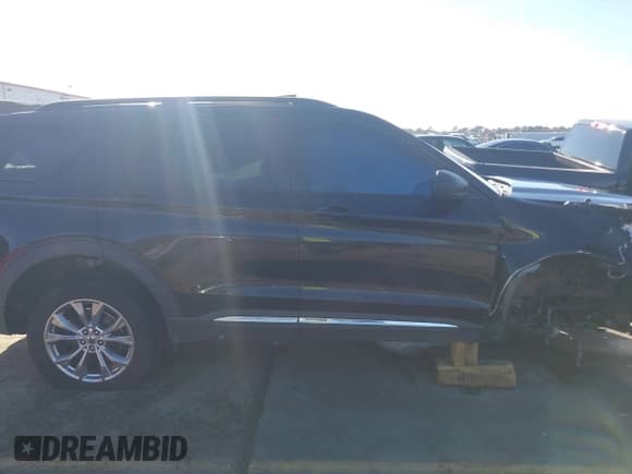 ✅ 2020 Ford Explorer XLT • VIN: 1FMSK8DH6LGA79604 • Lot: 41685528. Wystawiony na IAAI z przebiegiem 65 718 mil. Bezpłatny archiwum sprzedaży aukcyjnych z USA i szczegółowy raport historii pojazdu na DreamBid. Zdjęcie 13.