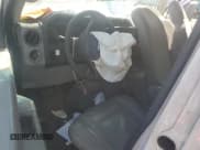 ✅ 2013 Ford Econoline Commercial • VIN: 1FDWE3FL4DDB20456 • Lot: 88486825. Wystawiony na Copart z przebiegiem Nie podano. Bezpłatny archiwum sprzedaży aukcyjnych z USA i szczegółowy raport historii pojazdu na DreamBid. Zdjęcie 8.