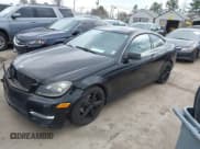 ✅ 2013 Mercedes-Benz C 250 • VIN: WDDGJ4HB3DG066876 • Lot: 41676738. Wystawiony na IAAI z przebiegiem 86 245 mil. Bezpłatny archiwum sprzedaży aukcyjnych z USA i szczegółowy raport historii pojazdu na DreamBid. Zdjęcie 2.