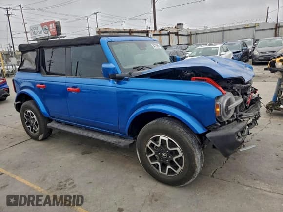 ✅ 2022 Ford Bronco Big Bend • VIN: 1FMEE5BP0NLA76575 • Lot: 96089495. Wystawiony na Copart z przebiegiem 34 094 mil. Bezpłatny archiwum sprzedaży aukcyjnych z USA i szczegółowy raport historii pojazdu na DreamBid. Zdjęcie 4.