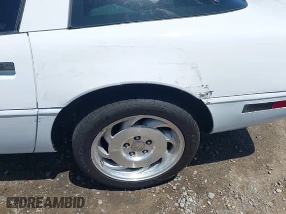 ✅ 1992 Chevrolet Corvette • VIN: 1G1YY23PXN5119774 • Лот: 42804102. Опубликован ранее на IAAI с пробегом 159 589 миль. Бесплатный доступ к архиву аукционных продаж из США и подробный отчёт об истории автомобиля на DreamBid. Изображение 6.