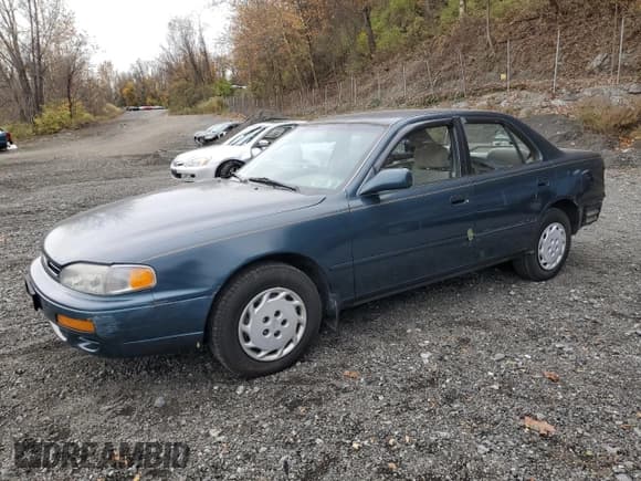 ✅ 1996 Toyota Camry DX • VIN: JT2BG12K2T0413821 • Лот: 85959915. Опубликован ранее на Copart с пробегом 85 999 миль. Бесплатный доступ к архиву аукционных продаж из США и подробный отчёт об истории автомобиля на DreamBid. Изображение 1.