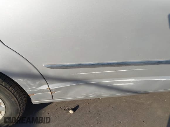 ✅ 2011 Chrysler Town & Country Touring • VIN: 2A4RR8DG5BR607811 • Lot: 43649745. Wystawiony na IAAI z przebiegiem 219 523 mil. Bezpłatny archiwum sprzedaży aukcyjnych z USA i szczegółowy raport historii pojazdu na DreamBid. Zdjęcie 6.