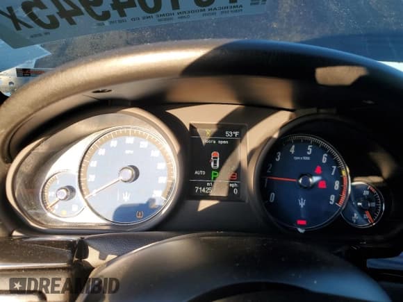 ✅ 2011 Maserati GranTurismo • VIN: ZAM45GLA1B0057516 • Lot: 70164945. Wystawiony na Copart z przebiegiem 71 425 mil. Bezpłatny archiwum sprzedaży aukcyjnych z USA i szczegółowy raport historii pojazdu na DreamBid. Zdjęcie 9.