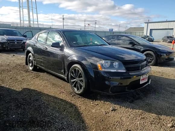 ✅ 2014 Dodge Avenger SE • VIN: 1C3CDZAB3EN234511 • Lot: 80300714. Wystawiony na Copart z przebiegiem 141 071 mil. Bezpłatny archiwum sprzedaży aukcyjnych z USA i szczegółowy raport historii pojazdu na DreamBid. Zdjęcie 13.