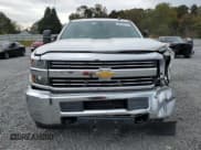 ✅ 2015 Chevrolet Silverado 2500HD LT • VIN: 1GC1CVEG8FF573202 • Lot: 78818274. Wystawiony na Copart z przebiegiem 68 694 mil. Bezpłatny archiwum sprzedaży aukcyjnych z USA i szczegółowy raport historii pojazdu na DreamBid. Zdjęcie 5.