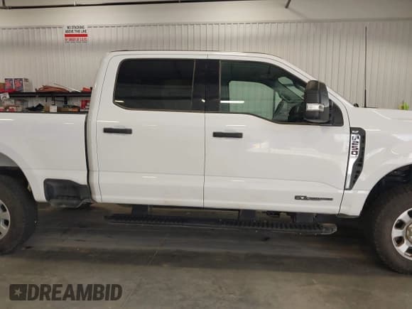 ✅ 2024 Ford F-250 XL • VIN: 1FT7W2BTXRED57136 • Lot: 43162846. Wystawiony na IAAI z przebiegiem 44 979 mil. Bezpłatny archiwum sprzedaży aukcyjnych z USA i szczegółowy raport historii pojazdu na DreamBid. Zdjęcie 13.