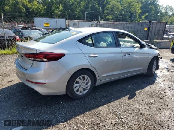 2018 Hyundai Elantra SE with VIN 5NPD74LF1JH371192, listed as a Copart auction lot 65885465 with Not provided miles and Salvage title. Bid and sale history available at DreamBid. Image 3.