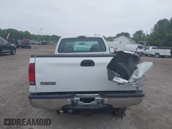 ✅ 2005 Ford F-250 XL • VIN: 1FTNF215X5EA96417 • Lot: 42220199. Listed on IAAI with 85,778 mi. Free auction sales archive from the USA and detailed vehicle history report at DreamBid. Image 17.