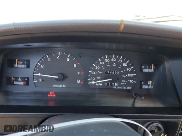 ✅ 1992 Toyota 4Runner • VIN: JT3VN39W4N0084951 • Lot: 72070874. Wystawiony na Copart z przebiegiem 174 432 mil. Bezpłatny archiwum sprzedaży aukcyjnych z USA i szczegółowy raport historii pojazdu na DreamBid. Zdjęcie 9.