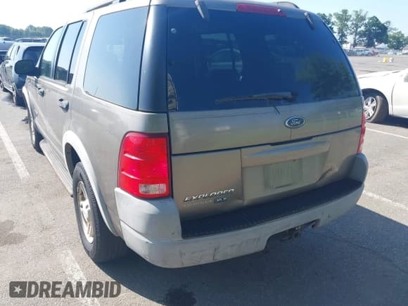 ✅ 2002 Ford Explorer XLS • VIN: 1FMZU72E62ZB47155 • Lot: 42556635. Listed on IAAI with Not provided. Free auction sales archive from the USA and detailed vehicle history report at DreamBid. Image 6.