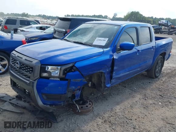 ✅ 2025 Nissan Frontier SV • VIN: 1N6ED1EK0SN621087 • Лот: 42884306. Опубликован ранее на IAAI с пробегом 10 123 миль. Бесплатный доступ к архиву аукционных продаж из США и подробный отчёт об истории автомобиля на DreamBid. Изображение 2.