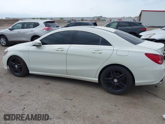 ✅ 2014 Mercedes-Benz CLA 250 • VIN: WDDSJ4EB3EN038278 • Lot: 41878720. Listed on IAAI with 255,804 mi. Free auction sales archive from the USA and detailed vehicle history report at DreamBid. Image 13.