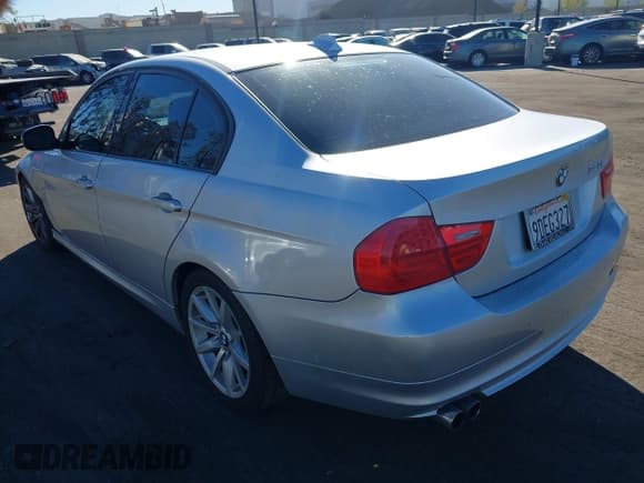 ✅ 2011 BMW 3 Series 328i • VIN: WBAPH7G54BNM56104 • Lot: 43570008. Listed on IAAI with 178,275 mi. Free auction sales archive from the USA and detailed vehicle history report at DreamBid. Image 3.