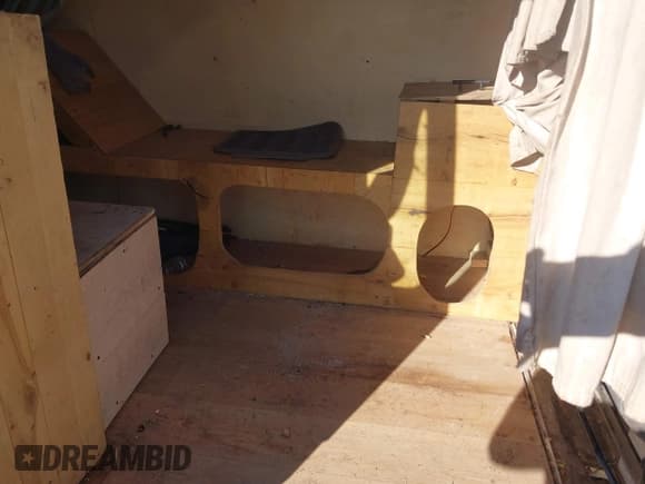 ✅ 2005 Dodge Sprinter • VIN: WD2PD744355762983 • Lot: 42806420. Listed on IAAI with 533,330 mi. Free auction sales archive from the USA and detailed vehicle history report at DreamBid. Image 8.