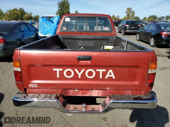 ✅ 1993 Toyota Pickup DLX • VIN: 4TAVN13D3PZ126673 • Лот: 72375914. Опубликован ранее на Copart с пробегом 197 409 миль. Бесплатный доступ к архиву аукционных продаж из США и подробный отчёт об истории автомобиля на DreamBid. Изображение 6.