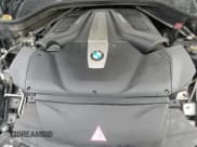 ✅ 2018 BMW X6 xDrive50i • VIN: 5UXKU6C50J0Z66503 • Lot: 86479685. Wystawiony na Copart z przebiegiem 110 887 mil. Bezpłatny archiwum sprzedaży aukcyjnych z USA i szczegółowy raport historii pojazdu na DreamBid. Zdjęcie 14.