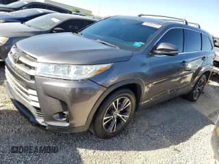 ✅ 2018 Toyota Highlander LE Plus • VIN: 5TDZZRFH1JS268908 • Lot: 80358425. Wystawiony na Copart z przebiegiem 103 665 mil. Bezpłatny archiwum sprzedaży aukcyjnych z USA i szczegółowy raport historii pojazdu na DreamBid. Zdjęcie 1.