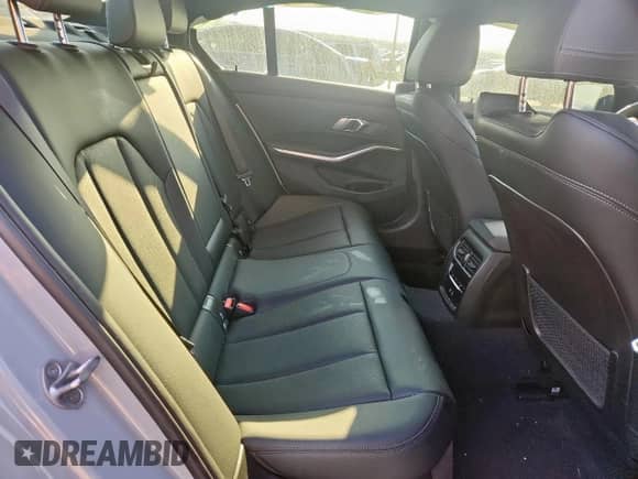 2023 BMW 3 Series 330i z VIN 3MW69FF05P8D29302, wystawiony jako Copart lot #81690055 z przebiegiem 45 083 mil mil oraz Szkoda całkowita • Salvage title. Historia ofert i sprzedaży dostępna na DreamBid. Obrazek 10.