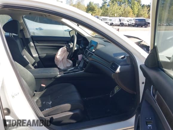 ✅ 2018 Honda Accord EX • VIN: 1HGCV1F41JA015991 • Lot: 43370112. Wystawiony na IAAI z przebiegiem 137 132 mil. Bezpłatny archiwum sprzedaży aukcyjnych z USA i szczegółowy raport historii pojazdu na DreamBid. Zdjęcie 5.