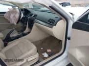 ✅ 2015 Volkswagen Passat S • VIN: 1VWAT7A38FC096154 • Lot: 41473044. Wystawiony na IAAI z przebiegiem 147 107 mil. Bezpłatny archiwum sprzedaży aukcyjnych z USA i szczegółowy raport historii pojazdu na DreamBid. Zdjęcie 5.