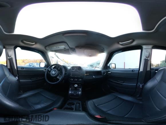 ✅ 2015 Jeep Patriot Latitude • VIN: 1C4NJRFB7FD376244 • Lot: 43655984. Wystawiony na IAAI z przebiegiem 85 933 mil. Bezpłatny archiwum sprzedaży aukcyjnych z USA i szczegółowy raport historii pojazdu na DreamBid. Zdjęcie 17.