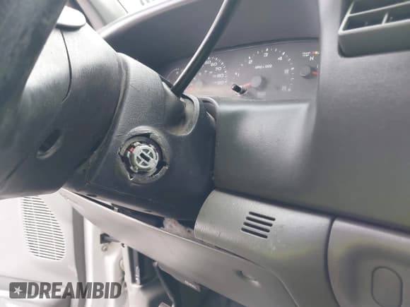 ✅ 2004 Ford F-250 XL • VIN: 1FTNX20L84EA02255 • Лот: 42034960. Опубликован ранее на IAAI с пробегом 70 590 миль. Бесплатный доступ к архиву аукционных продаж из США и подробный отчёт об истории автомобиля на DreamBid. Изображение 6.