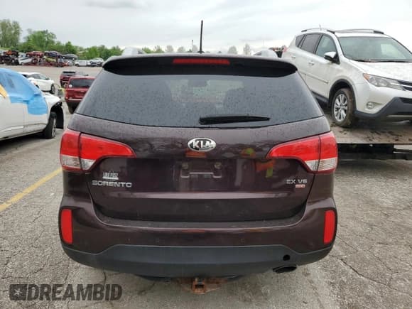 ✅ 2014 Kia Sorento EX • VIN: 5XYKU4A79EG528072 • Lot: 55526525. Wystawiony na Copart z przebiegiem Nie podano. Bezpłatny archiwum sprzedaży aukcyjnych z USA i szczegółowy raport historii pojazdu na DreamBid. Zdjęcie 6.