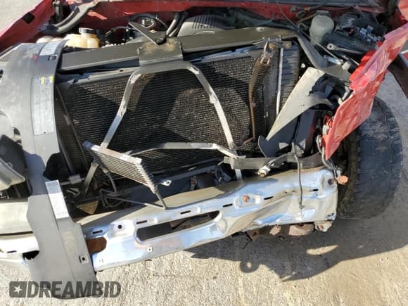 ✅ 2004 Chevrolet Silverado 2500HD LS • VIN: 1GCHK23U44F240386 • Lot: 49477065. Wystawiony na Copart z przebiegiem Nie podano. Bezpłatny archiwum sprzedaży aukcyjnych z USA i szczegółowy raport historii pojazdu na DreamBid. Zdjęcie 11.