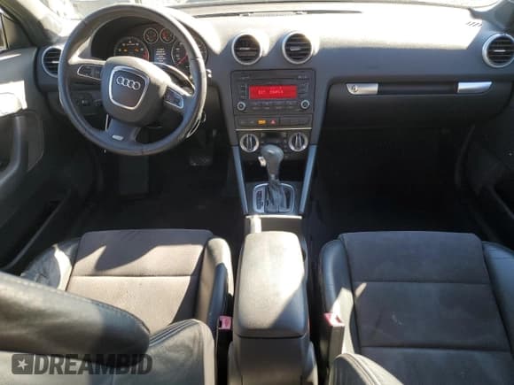 ✅ 2010 Audi A3 Premium Plus • VIN: WAUKEAFM0AA100148 • Lot: 76049524. Wystawiony na Copart z przebiegiem 149 289 mil. Bezpłatny archiwum sprzedaży aukcyjnych z USA i szczegółowy raport historii pojazdu na DreamBid. Zdjęcie 8.
