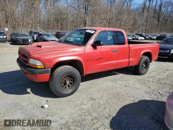 ✅ 2000 Dodge Dakota SLT • VIN: 1B7GG22X5YS700953 • Lot: 46275045. Wystawiony na Copart z przebiegiem 132 111 mil. Bezpłatny archiwum sprzedaży aukcyjnych z USA i szczegółowy raport historii pojazdu na DreamBid. Zdjęcie 1.