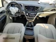 ✅ 2018 Chrysler Pacifica Hybrid Touring Plus • VIN: 2C4RC1H77JR318257 • Lot: 71546745. Wystawiony na Copart z przebiegiem 60 628 mil. Bezpłatny archiwum sprzedaży aukcyjnych z USA i szczegółowy raport historii pojazdu na DreamBid. Zdjęcie 8.