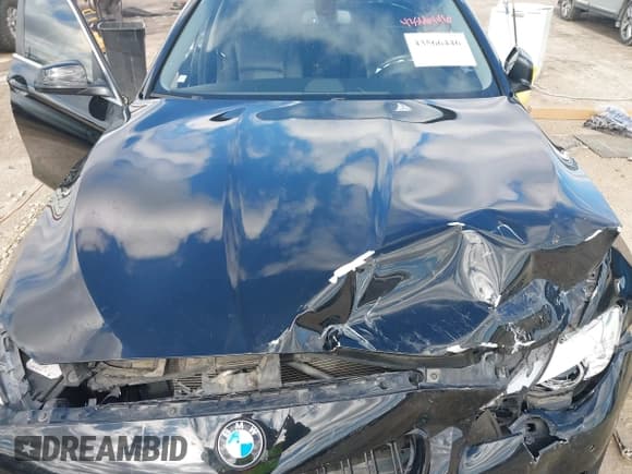 ✅ 2013 BMW 5 Series 528i xDrive • VIN: WBAXH5C5XDD111582 • Lot: 43566446. Listed on IAAI with 100,918 mi. Free auction sales archive from the USA and detailed vehicle history report at DreamBid. Image 10.