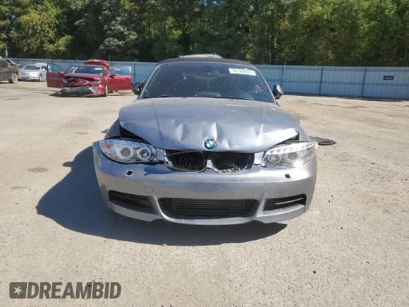 ✅ 2009 BMW 1 Series 135i • VIN: WBAUN93529VK40677 • Lot: 76190644. Wystawiony na Copart z przebiegiem 126 992 mil. Bezpłatny archiwum sprzedaży aukcyjnych z USA i szczegółowy raport historii pojazdu na DreamBid. Zdjęcie 5.