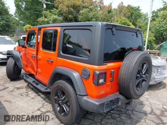 ✅ 2020 Jeep Wrangler Unlimited Sport S • VIN: 1C4HJXDG0LW201902 • Lot: 42372191. Wystawiony na IAAI z przebiegiem 78 724 mil. Bezpłatny archiwum sprzedaży aukcyjnych z USA i szczegółowy raport historii pojazdu na DreamBid. Zdjęcie 3.