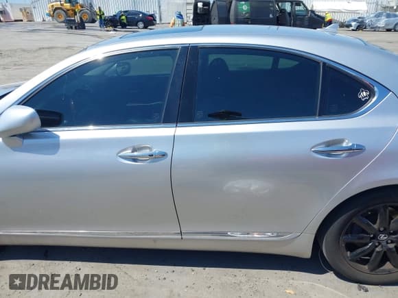 ✅ 2007 Lexus LS 460 • VIN: JTHBL46F075010610 • Lot: 42927721. Listed on IAAI with 260,493 mi. Free auction sales archive from the USA and detailed vehicle history report at DreamBid. Image 14.