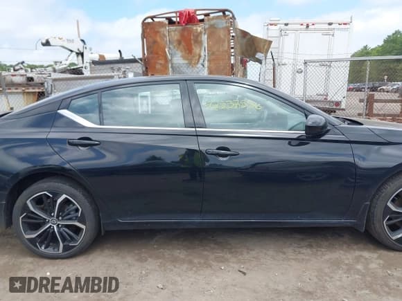 ✅ 2024 Nissan Altima SR • VIN: 1N4BL4CW2RN402390 • Лот: 42537536. Опубликован ранее на IAAI с пробегом 20 915 миль. Бесплатный доступ к архиву аукционных продаж из США и подробный отчёт об истории автомобиля на DreamBid. Изображение 13.