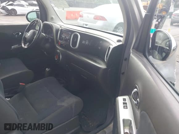 ✅ 2009 Nissan Cube S • VIN: JN8AZ28R69T109846 • Lot: 42068793. Wystawiony na IAAI z przebiegiem 217 380 mil. Bezpłatny archiwum sprzedaży aukcyjnych z USA i szczegółowy raport historii pojazdu na DreamBid. Zdjęcie 5.