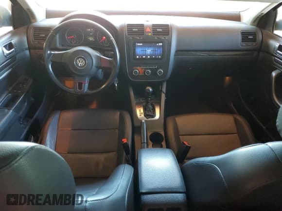 ✅ 2010 Volkswagen Jetta Limited Edition • VIN: 3VWAZ7AJXAM107563 • Лот: 68003905. Опубликован ранее на Copart с пробегом 158 616 миль. Бесплатный доступ к архиву аукционных продаж из США и подробный отчёт об истории автомобиля на DreamBid. Изображение 8.