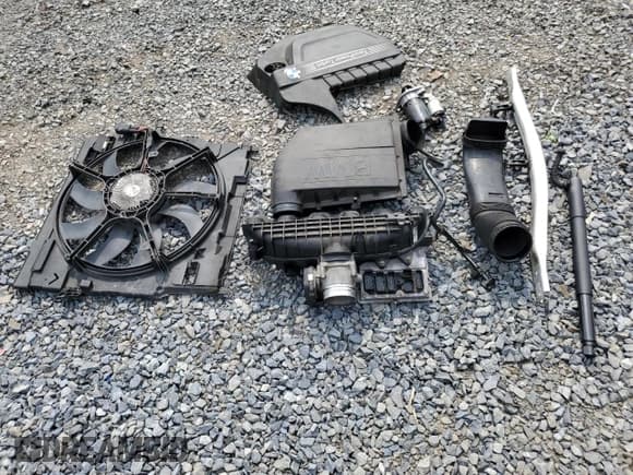 ✅ 2011 BMW X6 35i • VIN: 5UXFG2C54BLX06848 • Lot: 60839965. Wystawiony na Copart z przebiegiem 83 893 mil. Bezpłatny archiwum sprzedaży aukcyjnych z USA i szczegółowy raport historii pojazdu na DreamBid. Zdjęcie 13.