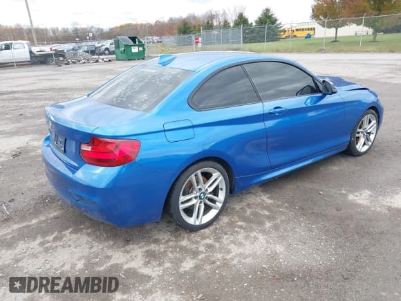 ✅ 2017 BMW 2 Series 230i • VIN: WBA2F9C33HV665021 • Lot: 43579142. Listed on IAAI with 82,701 mi. Free auction sales archive from the USA and detailed vehicle history report at DreamBid. Image 4.