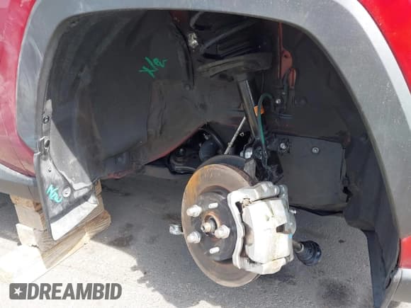 ✅ 2024 Toyota RAV4 Hybrid XLE Premium • VIN: 2T3B6RFV6RW074787 • Lot: 43250168. Wystawiony na IAAI z przebiegiem 19 683 mil. Bezpłatny archiwum sprzedaży aukcyjnych z USA i szczegółowy raport historii pojazdu na DreamBid. Zdjęcie 6.