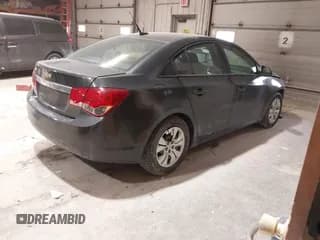 ✅ 2014 Chevrolet Cruze LS • VIN: 1G1PA5SH9E7206114 • Lot: 41509761. Wystawiony na IAAI z przebiegiem 216 727 mil. Bezpłatny archiwum sprzedaży aukcyjnych z USA i szczegółowy raport historii pojazdu na DreamBid. Zdjęcie 4.