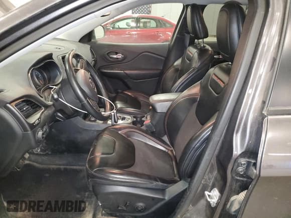 ✅ 2019 Jeep Cherokee Trailhawk • VIN: 1C4PJMBX4KD361224 • Лот: 92129615. Опубликован ранее на Copart с пробегом 80 253 миль. Бесплатный доступ к архиву аукционных продаж из США и подробный отчёт об истории автомобиля на DreamBid. Изображение 7.