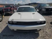 ✅ 2013 Dodge Challenger SXT • VIN: 2C3CDYAG7DH517779 • Lot: 70647364. Wystawiony na Copart z przebiegiem 208 186 mil. Bezpłatny archiwum sprzedaży aukcyjnych z USA i szczegółowy raport historii pojazdu na DreamBid. Zdjęcie 5.