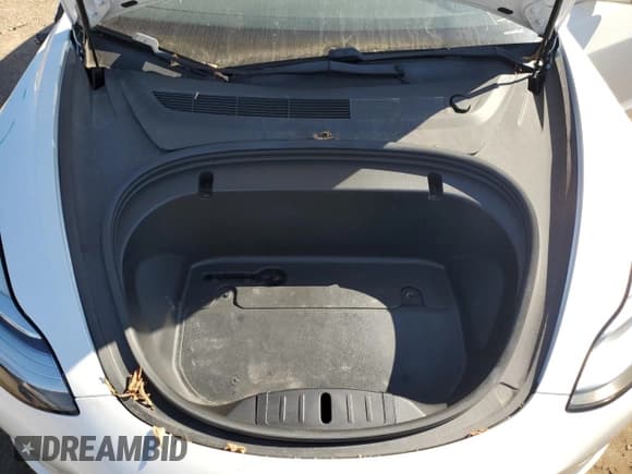 ✅ 2020 Tesla Model 3 Standard Range Plus • VIN: 5YJ3E1EA8LF703650 • Lot: 85364505. Wystawiony na Copart z przebiegiem 61 687 mil. Bezpłatny archiwum sprzedaży aukcyjnych z USA i szczegółowy raport historii pojazdu na DreamBid. Zdjęcie 11.