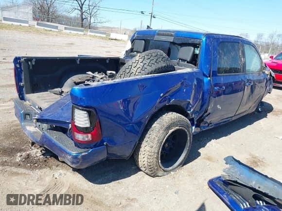 ✅ 2017 Ram 1500 Sport • VIN: 1C6RR7MT4HS609075 • Lot: 41768714. Wystawiony na IAAI z przebiegiem Nie podano. Bezpłatny archiwum sprzedaży aukcyjnych z USA i szczegółowy raport historii pojazdu na DreamBid. Zdjęcie 4.